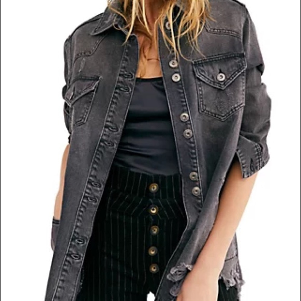 Free People Moonchild denim jacket in moon dust black fray hem nwot sz medium